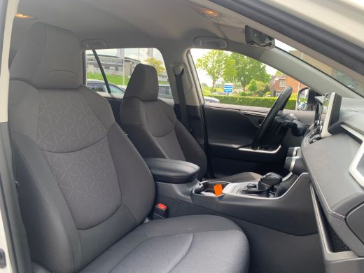 Toyota RAV4 2.5 Hybrid AWD First Edition Airco | 360 Camera | Cruise Control | DAB | Elktrische Achterklep | ... ActivLease financial lease