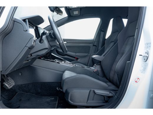 Volkswagen Golf 1.4 TSI eHybrid 245pk GTE | Adaptive Cruise | Stuur & Stoelverwarming | Parkeerhulp V+A | 18" ActivLease financial lease