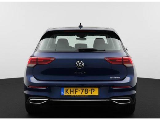 Volkswagen Golf eHybrid 204PK DSG STYLE CAMERA/CARPLAY/STUURVERW. ActivLease financial lease