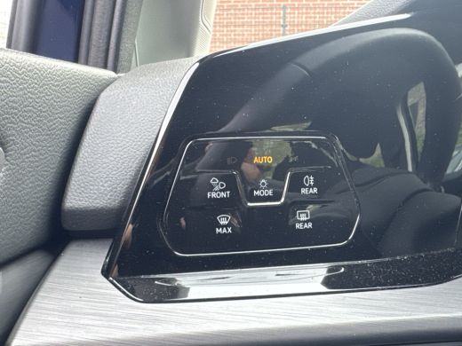 Volkswagen Golf eHybrid 204PK DSG STYLE CAMERA/CARPLAY/STUURVERW. ActivLease financial lease