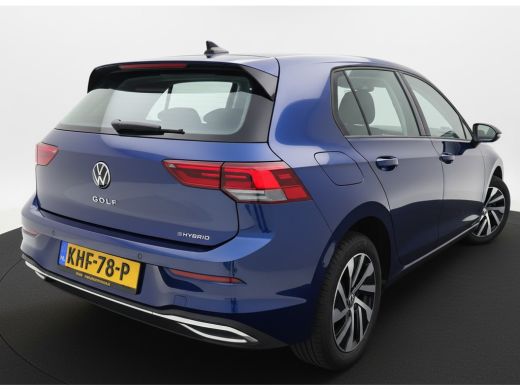 Volkswagen Golf eHybrid 204PK DSG STYLE CAMERA/CARPLAY/STUURVERW. ActivLease financial lease