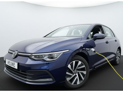 Volkswagen Golf eHybrid 204PK DSG STYLE CAMERA/CARPLAY/STUURVERW. ActivLease financial lease