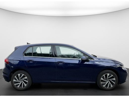 Volkswagen Golf eHybrid 204PK DSG STYLE CAMERA/CARPLAY/STUURVERW. ActivLease financial lease