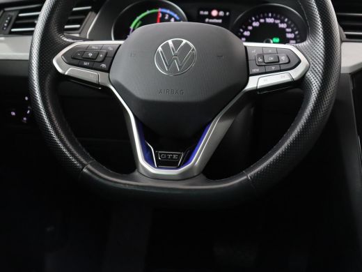Volkswagen Passat 1.4 TSI PHEV GTE | SOH 94% | Stoelverwarming | Massage | Camera | Adaptive cruise | Matrix LED | ... ActivLease financial lease