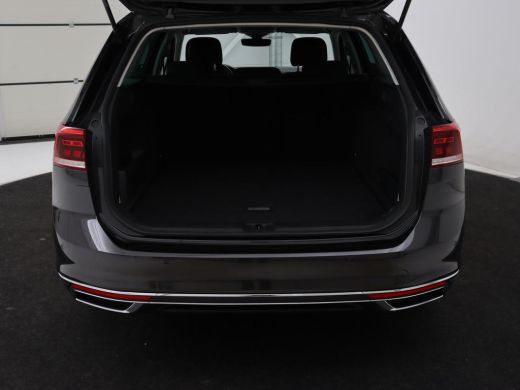 Volkswagen Passat 1.4 TSI PHEV GTE | SOH 94% | Stoelverwarming | Massage | Camera | Adaptive cruise | Matrix LED | ... ActivLease financial lease