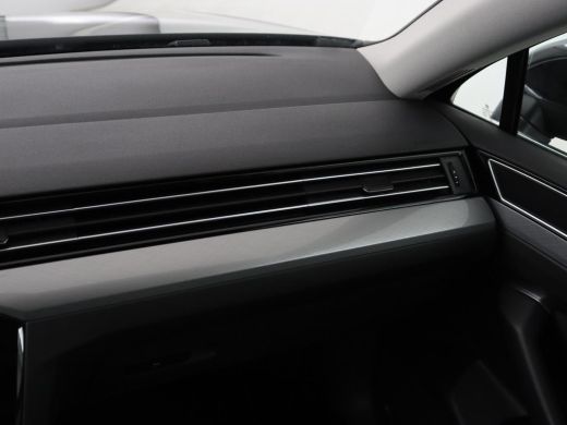 Volkswagen Passat 1.4 TSI PHEV GTE | SOH 94% | Stoelverwarming | Massage | Camera | Adaptive cruise | Matrix LED | ... ActivLease financial lease