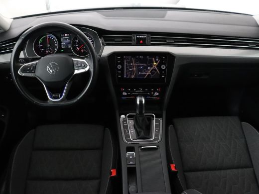 Volkswagen Passat 1.4 TSI PHEV GTE | SOH 94% | Stoelverwarming | Massage | Camera | Adaptive cruise | Matrix LED | ... ActivLease financial lease
