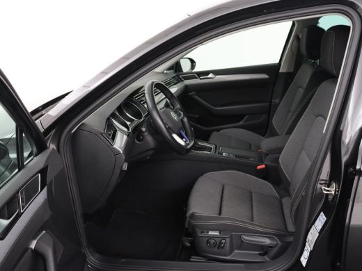 Volkswagen Passat 1.4 TSI PHEV GTE | SOH 94% | Stoelverwarming | Massage | Camera | Adaptive cruise | Matrix LED | ... ActivLease financial lease