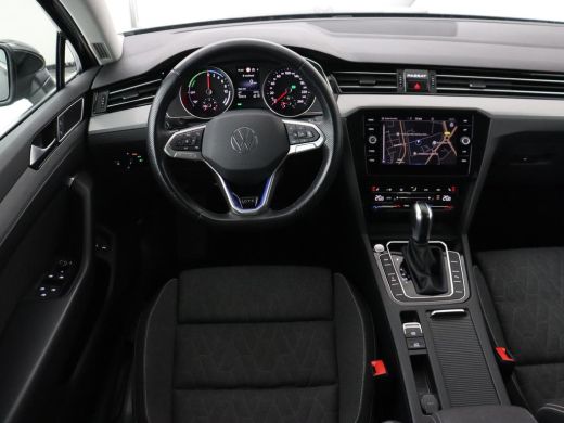 Volkswagen Passat 1.4 TSI PHEV GTE | SOH 94% | Stoelverwarming | Massage | Camera | Adaptive cruise | Matrix LED | ... ActivLease financial lease