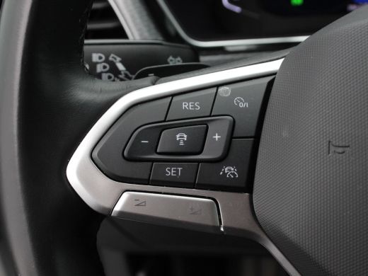 Volkswagen T-Cross 1.0 TSi 110 Pk Automaat R-Line | Stoelverwarming | Camera | Adaptive Cruise | Navigatie | Climatr... ActivLease financial lease
