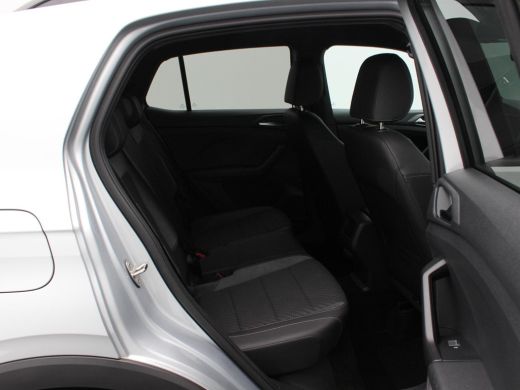 Volkswagen T-Cross 1.0 TSi 110 Pk Automaat R-Line | Stoelverwarming | Camera | Adaptive Cruise | Navigatie | Climatr... ActivLease financial lease