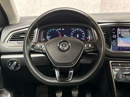 Volkswagen T-Roc 1.0 TSI Sport (PANORAMADAK, VIRTUAL COCKPIT, APPLE CARPLAY, GROOT NAVI, LED KOPLAMPEN, SPORTSTOEL... ActivLease financial lease