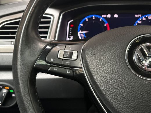 Volkswagen T-Roc 1.0 TSI Sport (PANORAMADAK, VIRTUAL COCKPIT, APPLE CARPLAY, GROOT NAVI, LED KOPLAMPEN, SPORTSTOEL... ActivLease financial lease