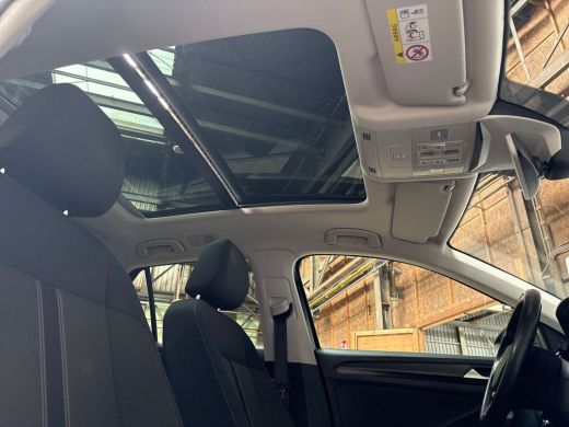 Volkswagen T-Roc 1.0 TSI Sport (PANORAMADAK, VIRTUAL COCKPIT, APPLE CARPLAY, GROOT NAVI, LED KOPLAMPEN, SPORTSTOEL... ActivLease financial lease