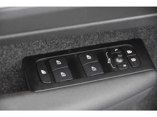 Volvo  XC40 T2 *1ste Eigenaar*Leer*Navigatie*Stoelverwarming*Camera* ActivLease financial lease
