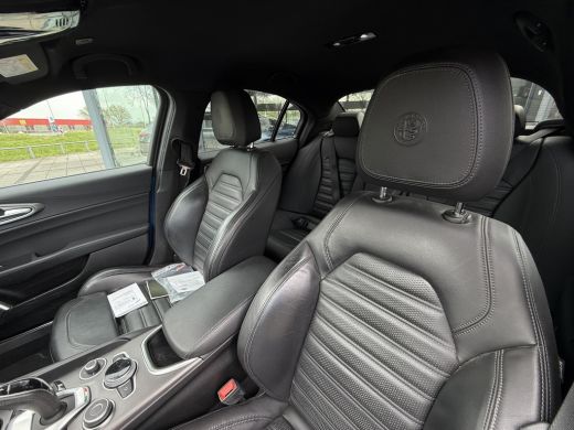Alfa Romeo Giulia 2.0Turbo Aut. 200pk Sprint | Sport | Leder | Navi | ActivLease financial lease