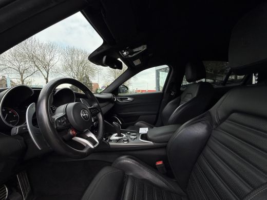 Alfa Romeo Giulia 2.0Turbo Aut. 200pk Sprint | Sport | Leder | Navi | ActivLease financial lease