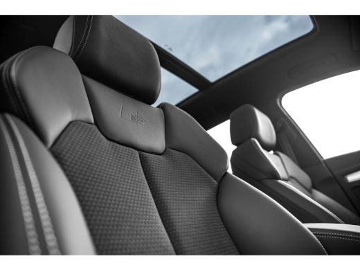 Audi Q5 55 TFSI e quattro S line | Trekhaak | Panoramadak | City | Tour | ActivLease financial lease