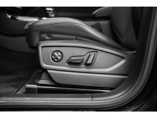 Audi Q5 55 TFSI e quattro S line | Trekhaak | Panoramadak | City | Tour | ActivLease financial lease