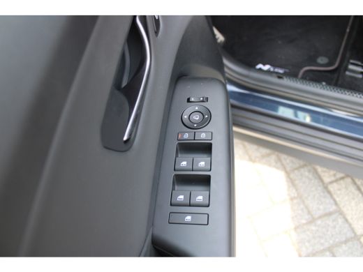 Hyundai Kona 1.6 GDI HEV N Line Sky | Achterbank in delen neerklapbaar | Achterruitverwarming | Achterspoiler ActivLease financial lease