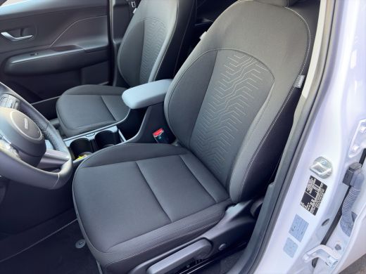 Hyundai Kona Comfort Smart 65.4 kWh | Achteruitrijcamera | Apple Carplay/Android Auto|telefoonintegratie premi... ActivLease financial lease