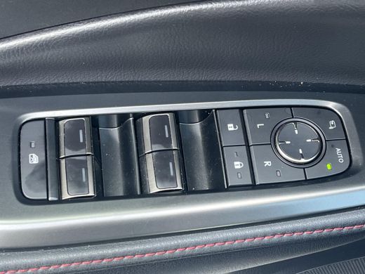 Lexus LBX Elegant 2WD | Carplay | Stoel- + stuurverwarming | (kunst) lederen bekleding | Dode hoek detectie | ActivLease financial lease