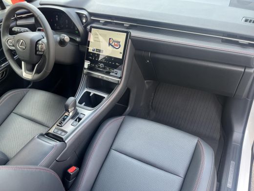 Lexus LBX Elegant 2WD | Carplay | Stoel- + stuurverwarming | (kunst) lederen bekleding | Dode hoek detectie | ActivLease financial lease