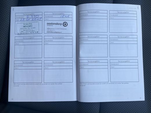 Lexus LBX Elegant 2WD | Carplay | Stoel- + stuurverwarming | (kunst) lederen bekleding | Dode hoek detectie | ActivLease financial lease