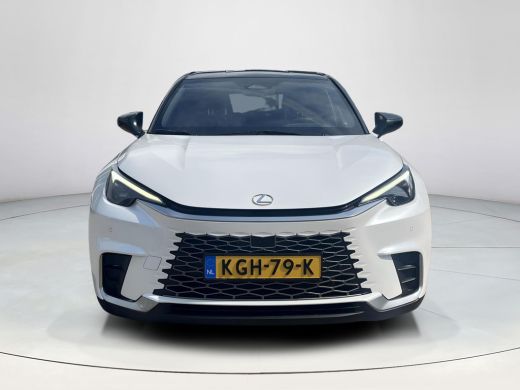 Lexus LBX Elegant 2WD | Carplay | Stoel- + stuurverwarming | (kunst) lederen bekleding | Dode hoek detectie | ActivLease financial lease