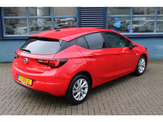 Opel Astra 1.2 Edition Nieuwe motor | PDC | LM Velgen | Camera ActivLease financial lease