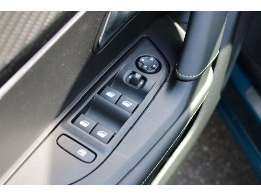 Peugeot 2008 1.2 Hybrid 145 GT | Automaat | Navigatie | Camera voor + achter | Massage | Stoelverwarming | Ada... ActivLease financial lease