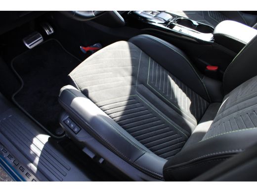 Peugeot 2008 1.2 Hybrid 145 GT | Automaat | Navigatie | Camera voor + achter | Massage | Stoelverwarming | Ada... ActivLease financial lease