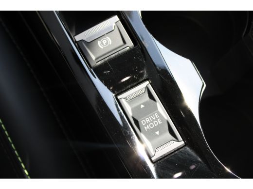 Peugeot 2008 1.2 Hybrid 145 GT | Automaat | Navigatie | Camera voor + achter | Massage | Stoelverwarming | Ada... ActivLease financial lease