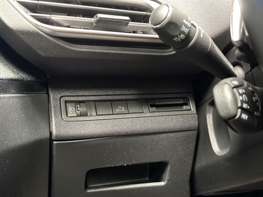 Peugeot 5008 1.2 PureTech Sport 7 Persoons Automaat (APPLE CARPLAY, GROOT NAVI, LEDER, KEYLESS, DRIVE MODE, SP... ActivLease financial lease