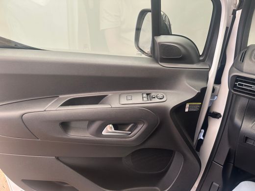 Peugeot Partner 1.5 BlueHDi 130 EAT8 S&S L1 Camera | Digitale Binnenspiegel | Houten Laadvloer | Carplay | Airco ... ActivLease financial lease