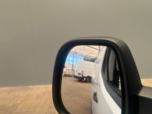 Peugeot Partner 1.5 BlueHDi 130 EAT8 S&S L1 Camera | Digitale Binnenspiegel | Houten Laadvloer | Carplay | Airco ... ActivLease financial lease