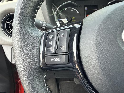 Toyota Yaris 1.5 Hybrid Dynamic | Apple CarPlay/Android auto | Achteruitrijcamera ActivLease financial lease