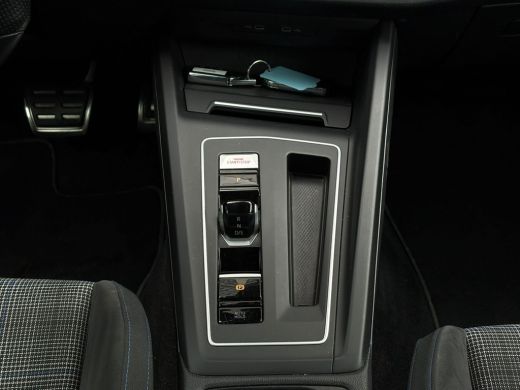 Volkswagen Golf 1.4 eHybrid 245 pk GTE 6-DSG | Trekhaak | Cruise control adaptief | Stoelverwarming | ActivLease financial lease