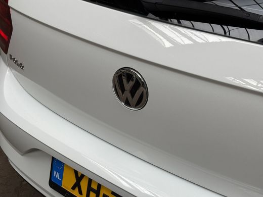 Volkswagen Polo 1.0 TSI Sportline (VIRTUAL COCKPIT, ZWART HEMEL, LEDER, APPLE CARPLAY, GROOT NAVI, SPORTSTOELEN, ... ActivLease financial lease