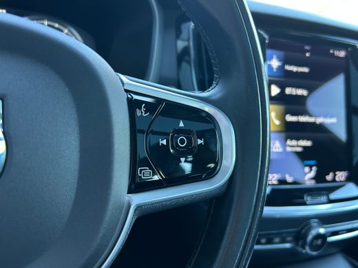 Volvo  V60 2.0 B3 Inscription | Pano | HU-Display | 360 camera | Trekhaak | Memory | Standkachel | ActivLease financial lease