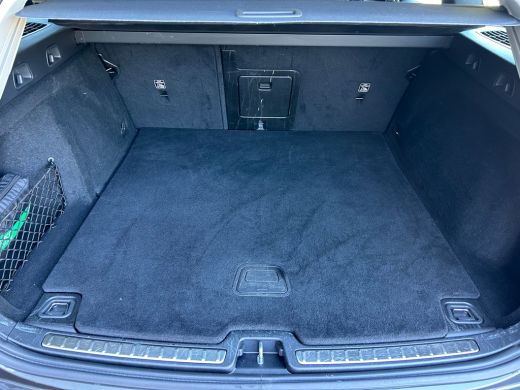 Volvo  V60 2.0 B3 Inscription | Pano | HU-Display | 360 camera | Trekhaak | Memory | Standkachel | ActivLease financial lease