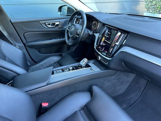 Volvo  V60 2.0 B3 Inscription | Pano | HU-Display | 360 camera | Trekhaak | Memory | Standkachel | ActivLease financial lease