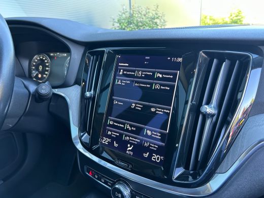Volvo  V60 2.0 B3 Inscription | Pano | HU-Display | 360 camera | Trekhaak | Memory | Standkachel | ActivLease financial lease