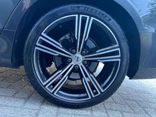 Volvo  V60 2.0 B3 Inscription | Pano | HU-Display | 360 camera | Trekhaak | Memory | Standkachel | ActivLease financial lease