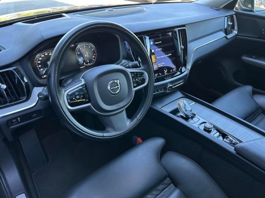 Volvo  V60 2.0 B3 Inscription | Pano | HU-Display | 360 camera | Trekhaak | Memory | Standkachel | ActivLease financial lease