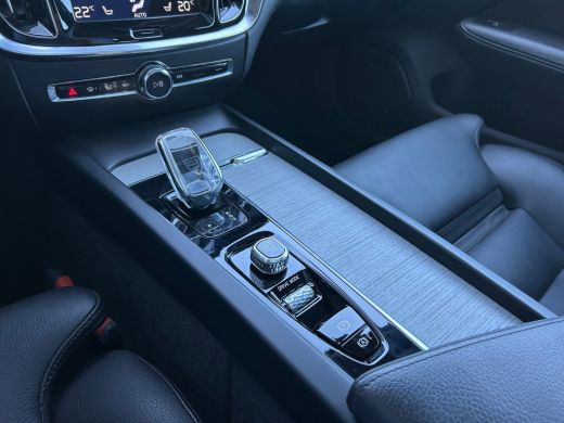 Volvo  V60 2.0 B3 Inscription | Pano | HU-Display | 360 camera | Trekhaak | Memory | Standkachel | ActivLease financial lease