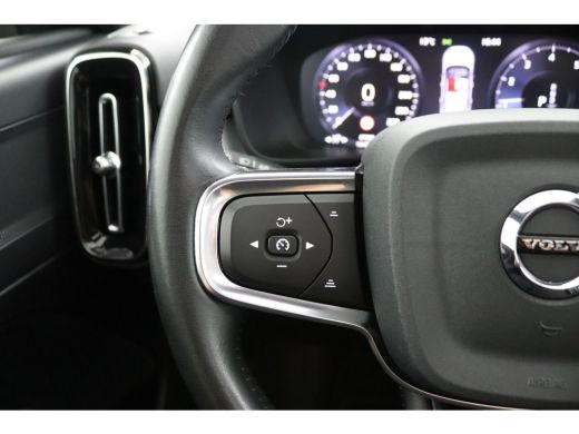 Volvo  XC40 T2 Business Pro | Panoramadak | BLIS | Camera | Trekhaak | Adaptieve Cruise | Stoelverwarming / S... ActivLease financial lease