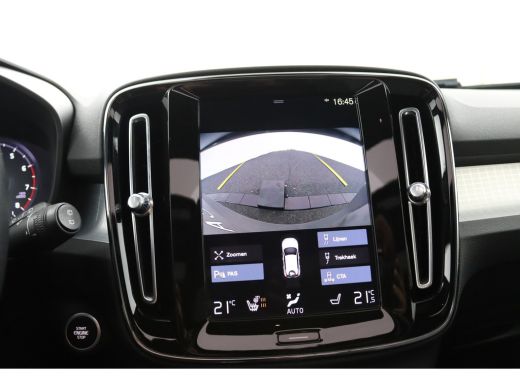 Volvo  XC40 T2 Business Pro | Panoramadak | BLIS | Camera | Trekhaak | Adaptieve Cruise | Stoelverwarming / S... ActivLease financial lease