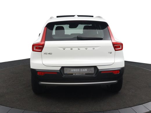 Volvo  XC40 T2 Business Pro | Panoramadak | BLIS | Camera | Trekhaak | Adaptieve Cruise | Stoelverwarming / S... ActivLease financial lease