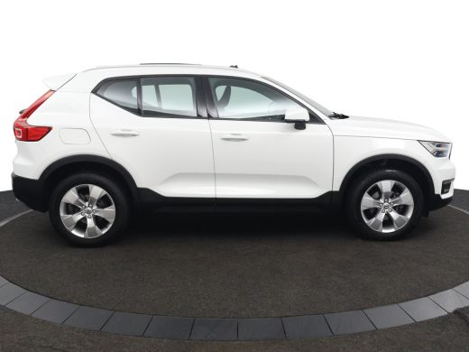 Volvo  XC40 T2 Business Pro | Panoramadak | BLIS | Camera | Trekhaak | Adaptieve Cruise | Stoelverwarming / S... ActivLease financial lease
